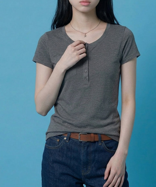 VIVID LADY（ビビッドレディー）の「ヘンリーネックポケットTシャツ（Tシャツ/カットソー・レディース・ネイビー/グレー/ホワイト・FREE）」の14枚目の写真