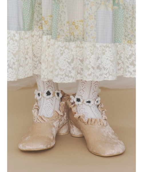 merry jenny(メリージェニー)の「flowerアンクルスラップシューズ(パンプス・レディース・ベージュ/ブラック・MEDIUM/LARGE)」の16枚目の写真