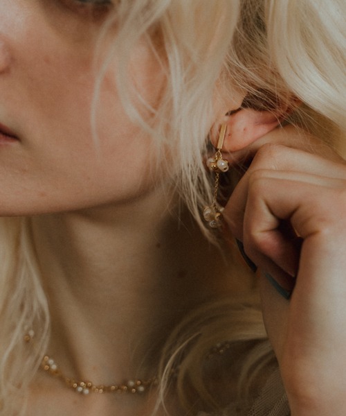 et.UNiVER（エトユニベール）の「Halo pearl chain earrings（イヤリング・レディース・シルバー/ゴールド・FREE）」の2枚目の写真