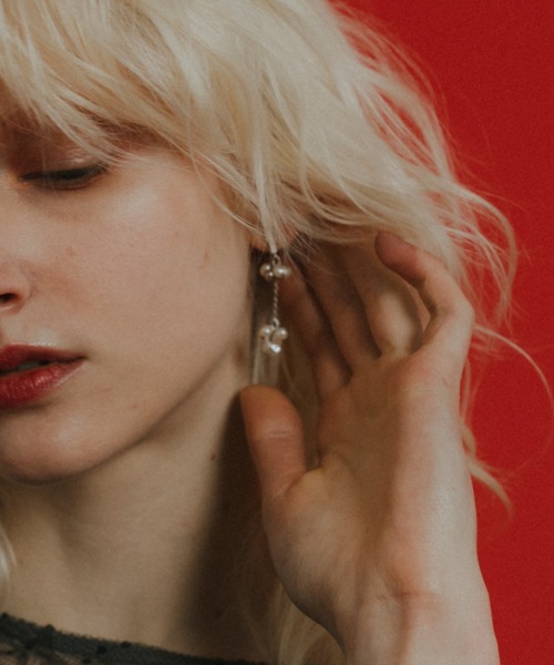 et.UNiVER（エトユニベール）の「Halo pearl chain earrings（イヤリング・レディース・シルバー/ゴールド・FREE）」の3枚目の写真