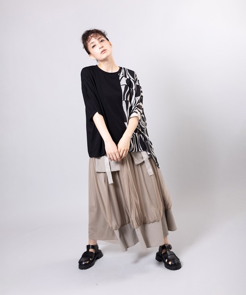 OSMOSIS(オズモーシス)の「切替アシンメトリーTシャツ(Tシャツ/カットソー・レディース・ネイビー/ブラック/アイボリー・ONE SIZE)」の16枚目の写真