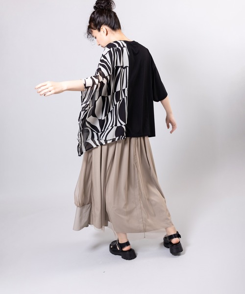 OSMOSIS(オズモーシス)の「切替アシンメトリーTシャツ(Tシャツ/カットソー・レディース・ネイビー/ブラック/アイボリー・ONE SIZE)」の17枚目の写真