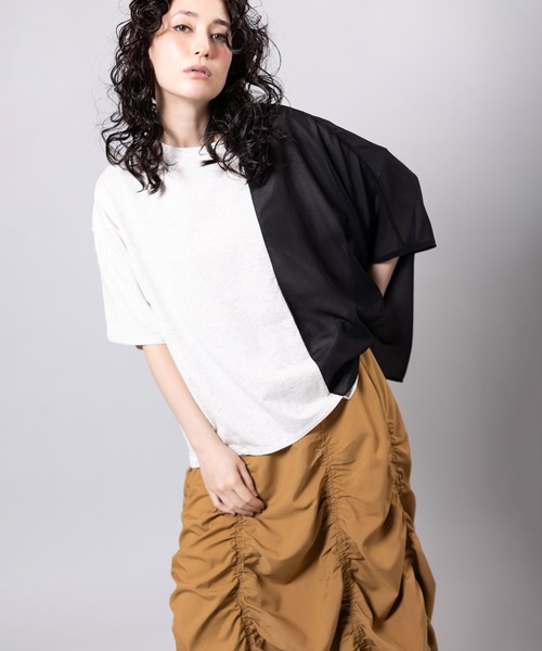OSMOSIS(オズモーシス)の「切替アシンメトリーTシャツ(Tシャツ/カットソー・レディース・ネイビー/ブラック/アイボリー・ONE SIZE)」の11枚目の写真
