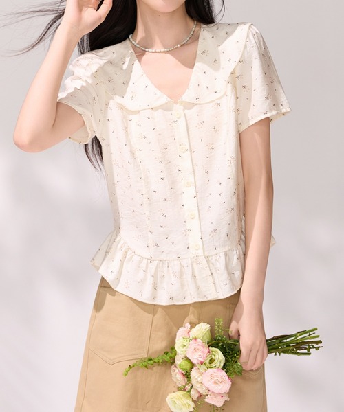 LUCPY(ラクピー)の「ドットフリルカラーペプラムブラウス(シャツ/ブラウス・レディース・ホワイト・X-LARGE/LARGE/MEDIUM/SMALL)」の1枚目の写真