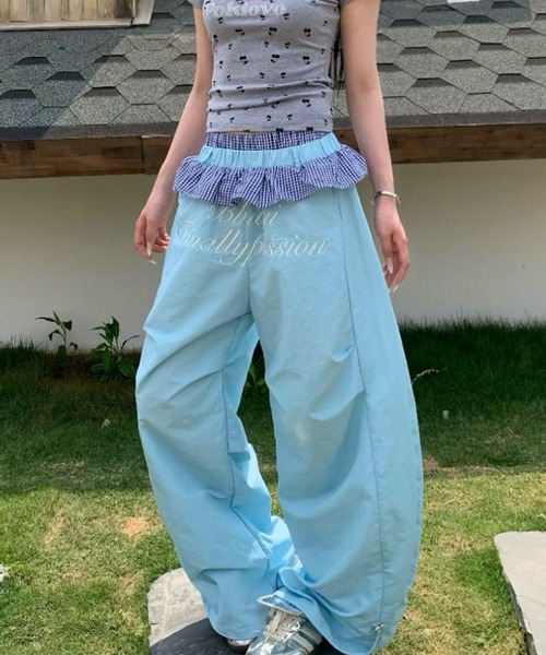 AsheKsha（アシクシャ）の「スウィートクールガール風パッチワークワイドパンツ（その他パンツ・レディース・ブルー/ピンク/イエロー・F）」の2枚目の写真