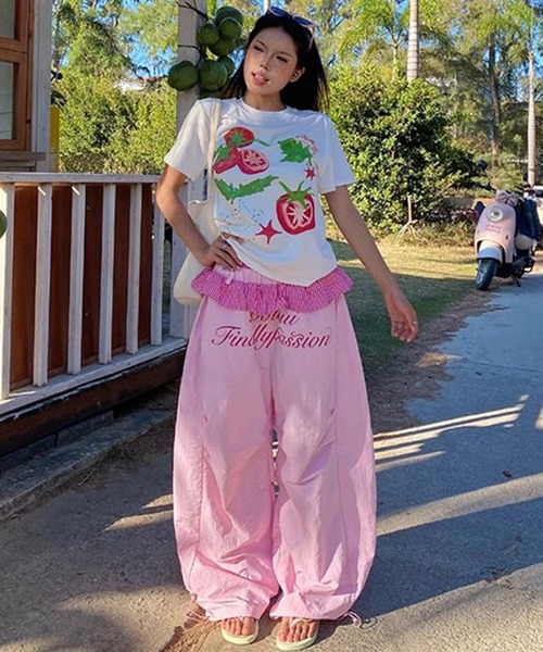 AsheKsha（アシクシャ）の「スウィートクールガール風パッチワークワイドパンツ（その他パンツ・レディース・ブルー/ピンク/イエロー・F）」の17枚目の写真