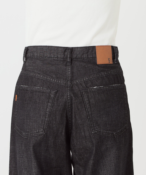 Spick & Span(スピックアンドスパン)の「5 1/2 DEEP RISELOOSE DENIM(デニムパンツ・レディース・ネイビー/ブラック・28/27/26)」の21枚目の写真