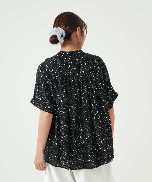 HEART MARKET(ハートマーケット)の「さらっと快適タックドレーププルオーバー(シャツ/ブラウス・レディース・ドット/ダークグリーン/グレー系/ホワイト系/チャコール/ナチュラル・FREE)」の12枚目の写真