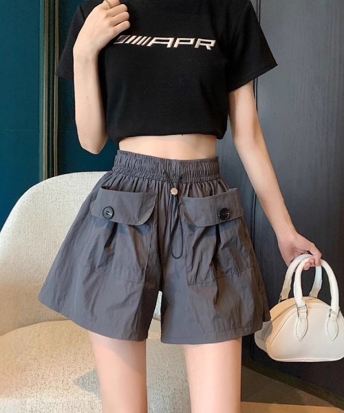 Ritzy（リッツィー）の「ドロストコード付きカーゴショートパンツ（その他パンツ・レディース・ベージュ/ブラック/チャコールグレー・M）」の2枚目の写真