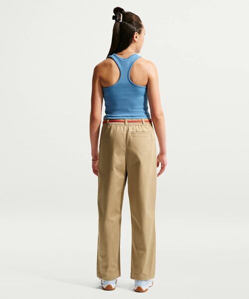 NIKE(ナイキ)の「ナイキ スポーツウェア クラブ ジュニア ウーブン エブリデイ パンツ / Nike Sportswear Club Big Kids' Woven Everyday Pants IF2823-297 Parachute Beige(チノパンツ・キッズ・ベージュ・130/140/150/160)」の7枚目の写真