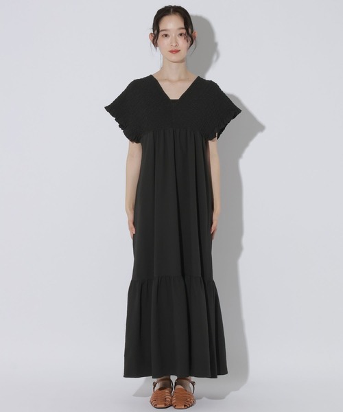 LAKOLE（ラコレ）の「シャーリングティアードワンピース / 1051877（ワンピース・レディース・ブラック/セージグリーン/オレンジ・FREE）」の13枚目の写真