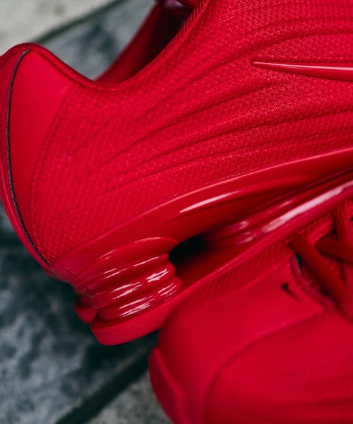 NIKE(ナイキ)の「W SHOX Z HQ7540-604(スニーカー・レディース・レッド・23.5cm/23.0cm/26.0cm/25.5cm/25.0cm/24.5cm/24.0cm/29.0cm/28.5cm/28.0cm/27.5cm/27.0cm/26.5cm)」の4枚目の写真