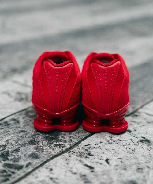 NIKE(ナイキ)の「W SHOX Z HQ7540-604(スニーカー・レディース・レッド・23.5cm/23.0cm/26.0cm/25.5cm/25.0cm/24.5cm/24.0cm/29.0cm/28.5cm/28.0cm/27.5cm/27.0cm/26.5cm)」の6枚目の写真