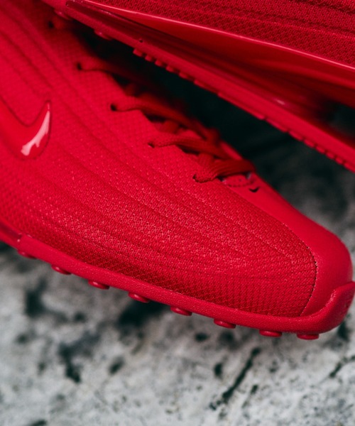 NIKE(ナイキ)の「W SHOX Z HQ7540-604(スニーカー・レディース・レッド・23.5cm/23.0cm/26.0cm/25.5cm/25.0cm/24.5cm/24.0cm/29.0cm/28.5cm/28.0cm/27.5cm/27.0cm/26.5cm)」の3枚目の写真