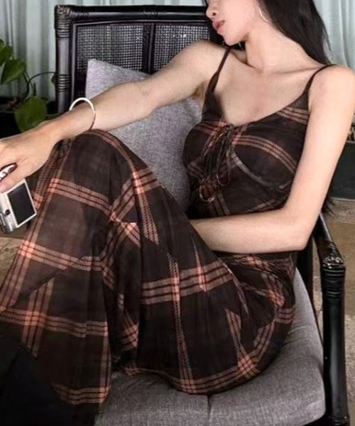Vipoa（ヴィポア）の「Brown plaid pattern cami dress（ワンピース・レディース・ブラウン系その他・FREE）」の2枚目の写真