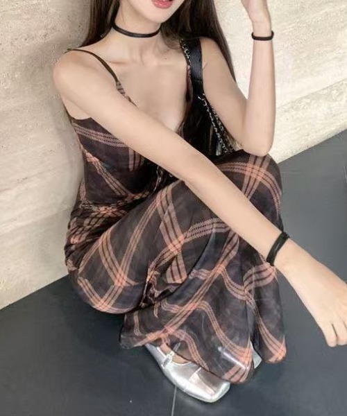 Vipoa（ヴィポア）の「Brown plaid pattern cami dress（ワンピース・レディース・ブラウン系その他・FREE）」の3枚目の写真