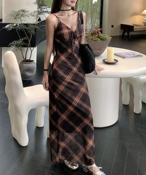Vipoa（ヴィポア）の「Brown plaid pattern cami dress（ワンピース・レディース・ブラウン系その他・FREE）」の5枚目の写真