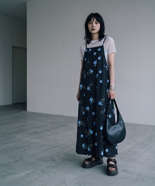 STYLE DELI(スタイルデリ)の「【BLK001】ボックスタックフラワーキャミワンピース(ワンピース・レディース・ブラック・FREE)」の5枚目の写真