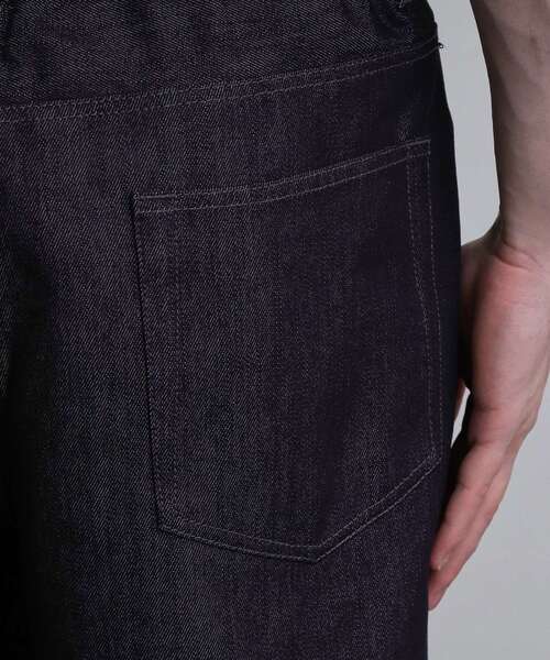 tk.TAKEO KIKUCHI（ティーケータケオキクチ）の「【色褪せしにくいデニム】Comfy Fadeless Denim Seriesバレルデニム（デニムパンツ・メンズ・ブラック/ネイビー・03/02/01）」の19枚目の写真