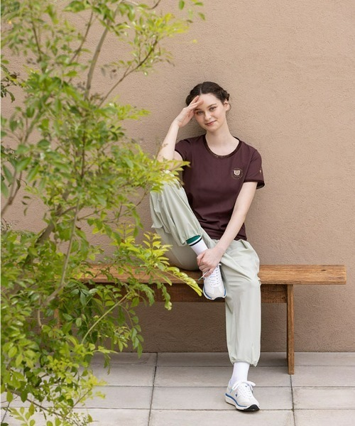 le coq sportif(ルコックスポルティフ)の「PAUL&JOEコラボ】ソフトリブニット半袖Tシャツ(Tシャツ/カットソー・レディース・ブラウン/ネイビー/グリーン・L/M/XL/S)」の6枚目の写真