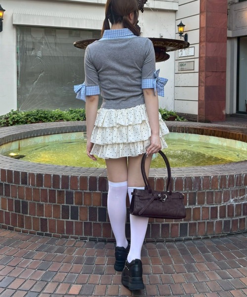 continuer de NICE CLAUP(コンティニューデナイスクラップ)の「リボン付きレイヤード風ラメトップス(シャツ/ブラウス・レディース・トップグレー/ブラウン/ブラック・FREE)」の21枚目の写真