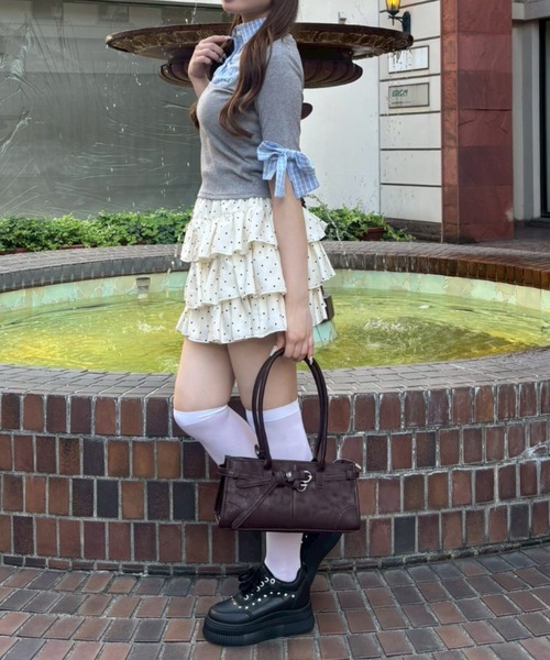 continuer de NICE CLAUP(コンティニューデナイスクラップ)の「リボン付きレイヤード風ラメトップス(シャツ/ブラウス・レディース・トップグレー/ブラウン/ブラック・FREE)」の20枚目の写真