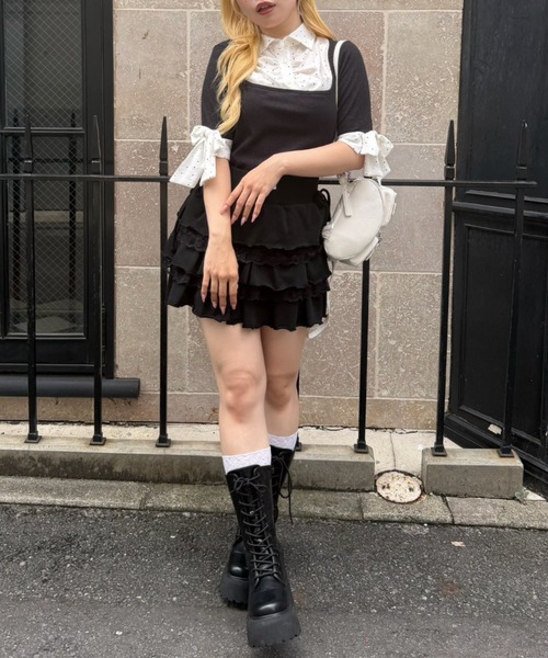 continuer de NICE CLAUP(コンティニューデナイスクラップ)の「リボン付きレイヤード風ラメトップス(シャツ/ブラウス・レディース・トップグレー/ブラウン/ブラック・FREE)」の6枚目の写真