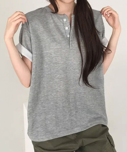 VIVID LADY(ビビッドレディー)の「ヘンリーネック 半袖Tシャツ(Tシャツ/カットソー・レディース・ネイビー/ブラック/アイボリー/レッド/グレー・FREE)」の1枚目の写真