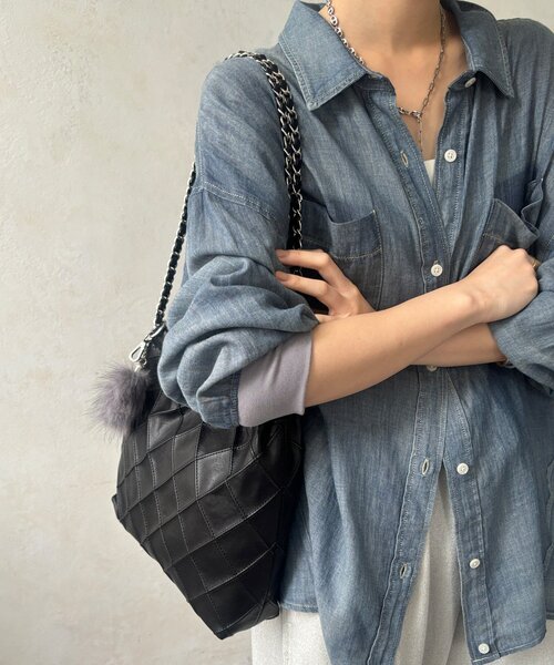 DouDou(ドゥドゥ)の「【WEB限定】ダイヤ柄キルトチェーンハンドルバッグ(トートバッグ・レディース・ベージュ/ブラック/グリーン・FREE)」の4枚目の写真