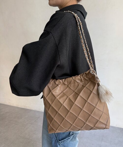 DouDou(ドゥドゥ)の「【WEB限定】ダイヤ柄キルトチェーンハンドルバッグ(トートバッグ・レディース・ベージュ/ブラック/グリーン・FREE)」の13枚目の写真