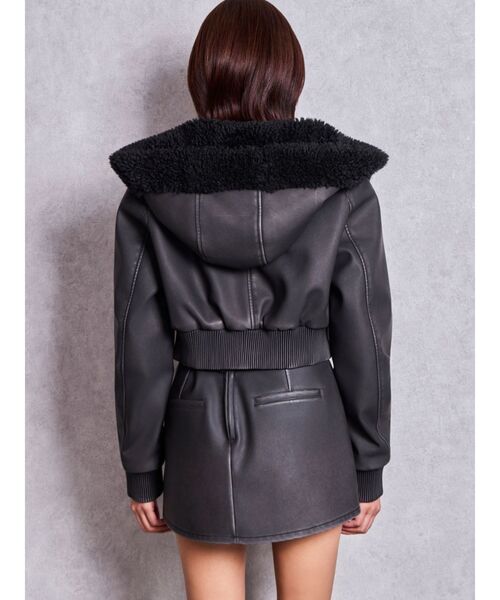GYDA(ジェイダ)の「vintage fauxフェイクレザーボアショートブルゾン【セットアップ着用可能】(ブルゾン・レディース・ブラウン/ブラック・FREE)」の11枚目の写真