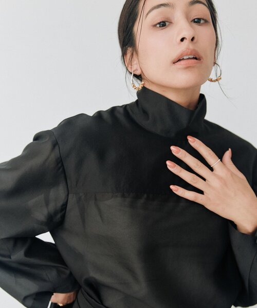 RIVE DROITE(リヴドロワ)の「ハイネックタイブラウス(オフィスカジュアル/秋服)(シャツ/ブラウス・レディース・サックスブルー/オフホワイト/ブラック・FREE)」の21枚目の写真