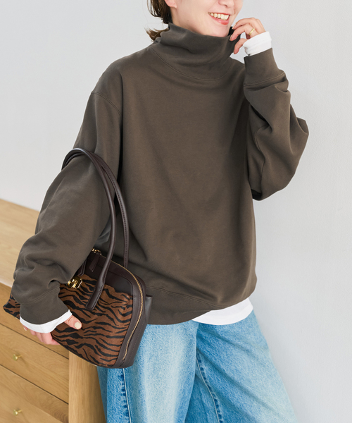 Spick & Span(スピックアンドスパン)の「《WEB限定 / 追加》裏毛ハイネックプルオーバー(Tシャツ/カットソー・レディース・ブラウン/ブラック・FREE)」の2枚目の写真