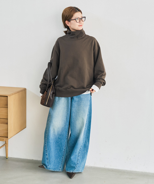 Spick & Span(スピックアンドスパン)の「《WEB限定 / 追加》裏毛ハイネックプルオーバー(Tシャツ/カットソー・レディース・ブラウン/ブラック・FREE)」の4枚目の写真