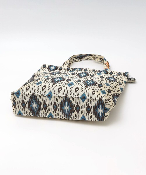 SHIPS（シップス）の「BINDU: IROQUOIS JQD TOTE（トートバッグ・メンズ・ナチュラル/ブラック・ONE SIZE）」の6枚目の写真