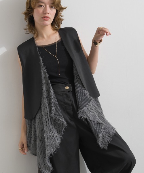 Material（Avenue）（マテリアル）の「【Material】サージ×フリンジジャガード レイヤード裾 ジレ セットアップ可（ベスト・レディース・杢グレー/ブラック/ダークブラウン・FREE）」の2枚目の写真