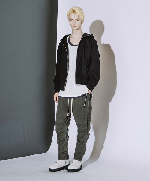 NO ID.(ノーアイディ)の「【NO ID.】Multi Seam Hooded Blouson / マルチ シーム フーデッド ブルゾン(ブルゾン・メンズ・ブラック系その他/ブラック・ONE)」の13枚目の写真