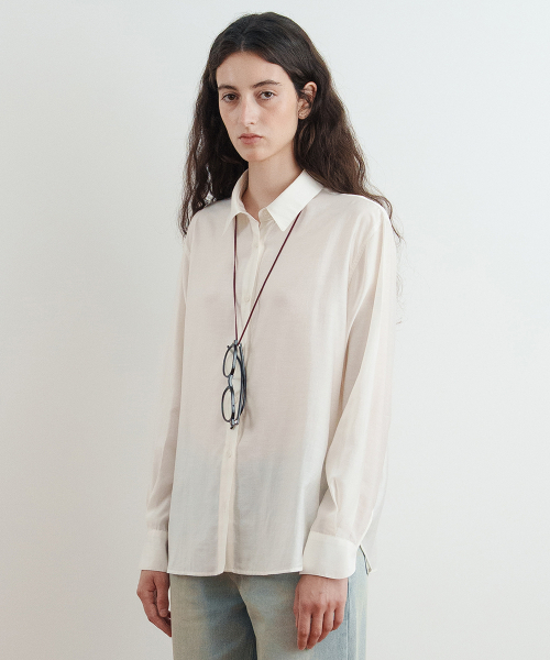 SINOON（シヌーン）の「Sheer Loose Shirt (Ivory)（シャツ/ブラウス・レディース・アイボリー・SMALL/MEDIUM）」の3枚目の写真