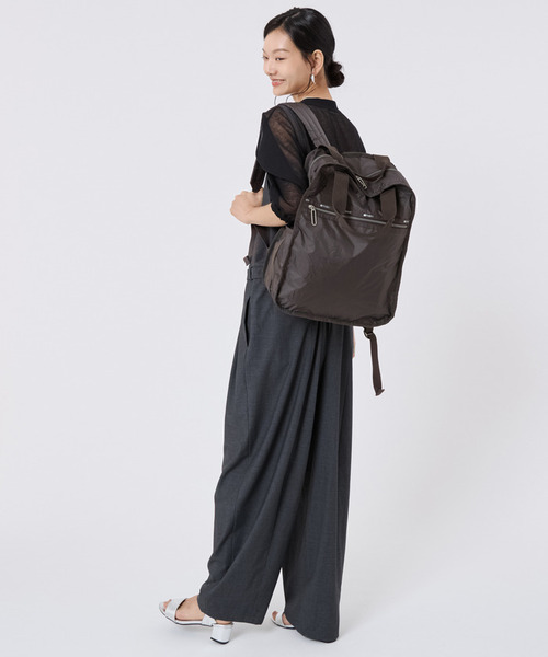 LeSportsac(レスポートサック)の「CR URBAN BACKPACK ダークチョコレートC(バックパック/リュック・レディース・ブラウン・FREE)」の3枚目の写真
