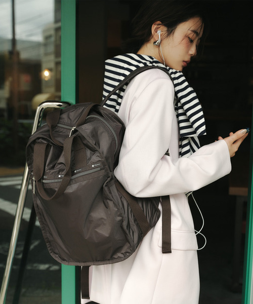 LeSportsac(レスポートサック)の「CR URBAN BACKPACK ダークチョコレートC(バックパック/リュック・レディース・ブラウン・FREE)」の5枚目の写真