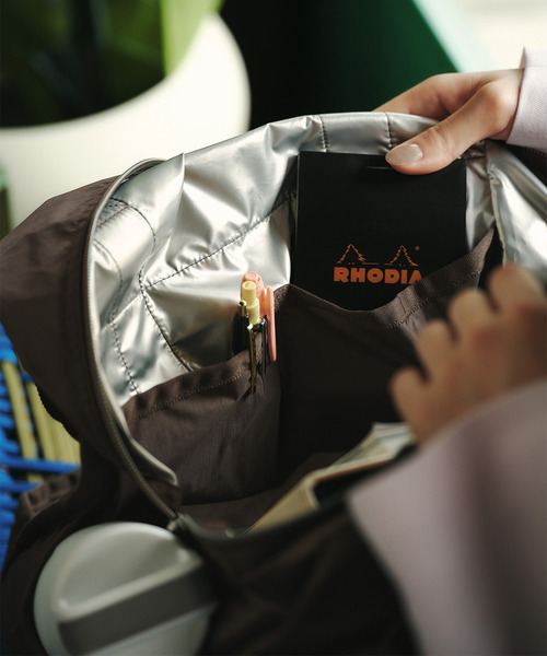 LeSportsac(レスポートサック)の「CR URBAN BACKPACK ダークチョコレートC(バックパック/リュック・レディース・ブラウン・FREE)」の9枚目の写真