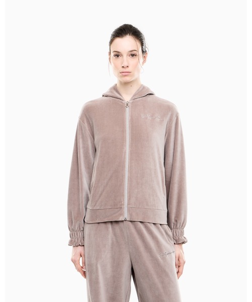 EMPORIO ARMANI EA7(エンポリオアルマーニイーエーセブン)の「<オンライン限定>【エンポリオ アルマーニ EA7】ウィメンズ ジップパーカー Athletic Velour(パーカー・レディース・サンドグレー・LARGE/X-SMALL/SMALL/MEDIUM)」の1枚目の写真