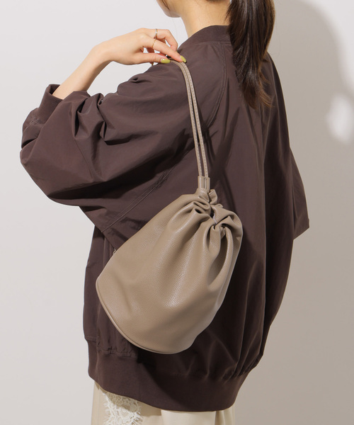 JOURNAL STANDARD relume(ジャーナルスタンダード レリューム)の「RELUME MINI ボンサック(ショルダーバッグ・レディース・ボルドー/ベージュ/ブラック・FREE)」の2枚目の写真