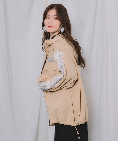 ScoLar(スカラー)の「563205:蝶刺繍レース マウンテンパーカー風ブルゾン(ブルゾン・レディース・ベージュ/カーキ/ブラック・M)」の17枚目の写真