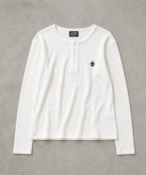 SPINNS(スピンズ)の「短丈ワッフルヘンリーネック長袖Tシャツ/サーマル/ワンポイントロゴ刺繍(Tシャツ/カットソー・メンズ・ブラック/ホワイト/ワイン/カモフラージュ・ONESIZE)」の11枚目の写真