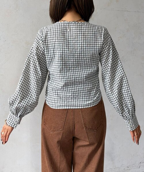 Thevon(ゼボン)の「フロントフリルギャザーチェックブラウス(シャツ/ブラウス・レディース・ブラック/アイボリー/ベージュ・FREE)」の13枚目の写真