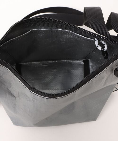 JONNOVI FACTORY(ジョンノヴィファクトリー)の「SPA TINY SHOULDER【JONNOVI FACTORY】(ショルダーバッグ・レディース・ブラック/ホワイト/オリーブ/クリア/シルバー・FREE)」の8枚目の写真