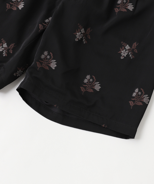 EDIFICE(エディフィス)の「ETS.MATERIAUX(マテリオ) embroidery shorts(その他パンツ・メンズ・ブラック・MEDIUM/LARGE)」の4枚目の写真