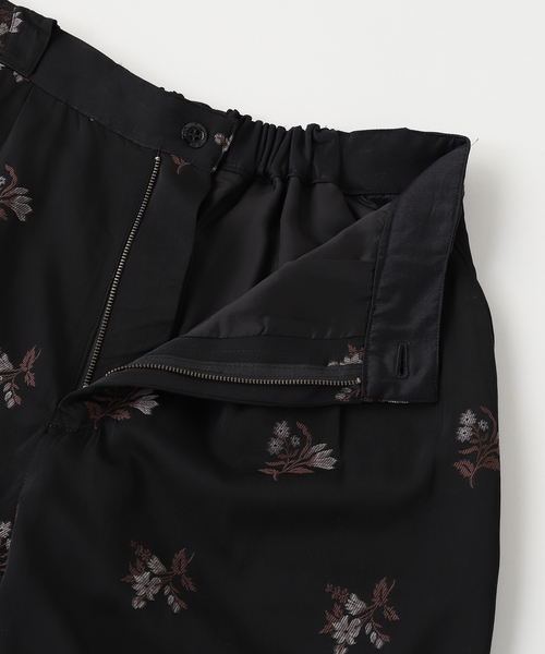 EDIFICE(エディフィス)の「ETS.MATERIAUX(マテリオ) embroidery shorts(その他パンツ・メンズ・ブラック・MEDIUM/LARGE)」の5枚目の写真