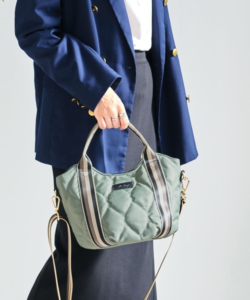LIZDAYS（リズデイズ）の「【A5・500mlペットボトル収納可能】丸底シルエット2WAYミニトート（トートバッグ・レディース・ナチュラル/ベージュ×ブラック/ブラック×ベージュ/ダークグレー/ブルー系/スモーキーグリーン系・FREE）」の5枚目の写真